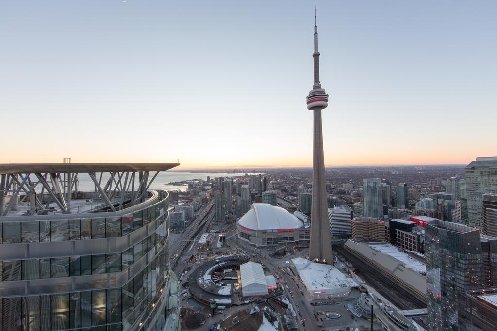 Apartment Views From The Six Toronto Dış mekan fotoğraf